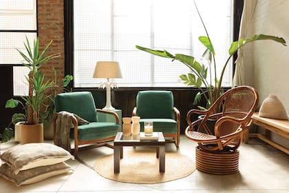 Todo el mobiliario de Intervista fue elegido con el foco puesto en la atemporalidad de los buenos diseños. Las piezas contempoáneas se enfocan en diseño argentino, como las piezas de Blau co.