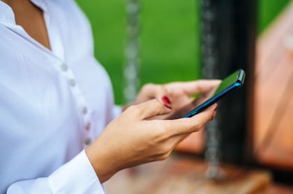 Todo lo que hay que saber para hacer estos ajustes de privacidad y que nadie sepa cupando estás conectado en WhatsApp (Foto: Freepik)