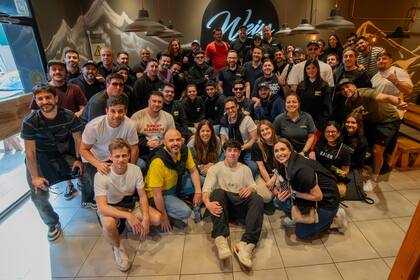 Todo los invitados por McCain al Fries Tour en la hamburguesería Weiss.