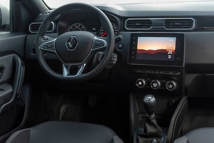 Todo nuevo. De diseño simple, pero muy funcional, el interior del Renault Duster Iconic 4x4 es amplio y confortable