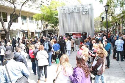 Algunos notarán la tonada cuando pasen por el puesto de venta de entradas a pasos del Obelisco