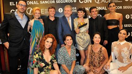 Todos felices, Sugar se alzó en total con 10 premios Ace