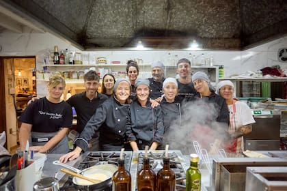 "Todos hacemos de todo. El ambiente es muy familiar y el que trabaja aquí tiene que tener esa sensibilidad"