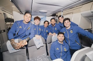 La selección argentina viaja rumbo a Estados Unidos para la defensa del título del Mundial: los nombres