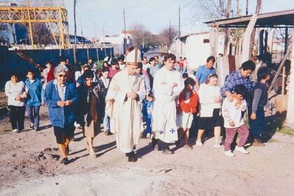 Todos los años, el 8 de diciembre, Bergoglio visitaba la villa 21 de Barracas y allí celebraba misa en honor de la virgen de Caacupé, patrona del lugar