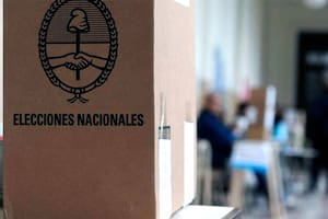 Javier Milei se mostró en el microcentro porteño y fue abucheado por los vecinos - Image 3
