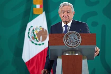 Todos los días a las 7.00 de la mañana, el salón de la casa de gobierno mexicana se encuentra abarrotado con unos 50 periodistas que asisten a las conferencias de prensa que realiza periódicamente López Obrador