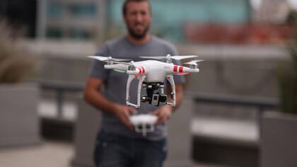 Todos los drones deberán estar regulados por la Administración Nacional de Aviación Civil