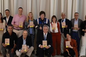 Milei reunió a todo el Gabinete en Olivos: balance, objetivos para 2026 y un curioso regalo