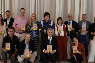 Milei reunió a todo el Gabinete en Olivos: balance, objetivos para 2026 y un curioso regalo