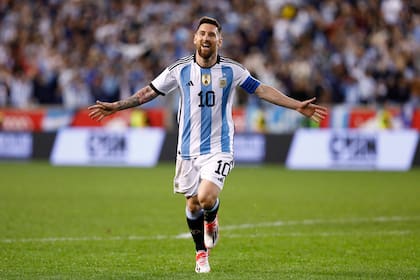 Todos los ojos están en Lionel Messi, que jugará su última Copa del Mundo en Qatar (Photo by Andres Kudacki / AFP)