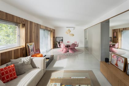 Todos los sectores sociales tienen piso de microcemento alisado. Persianas americanas (Hunter Douglas)