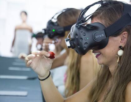 Todos los servicios están coreografiados con una playlist que musicaliza la puesta en escena