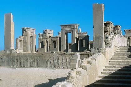 Todos los vestigios monumentales de Persépolis son auténticos