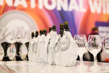 Todos los vinos son catados a ciegas en el IWC