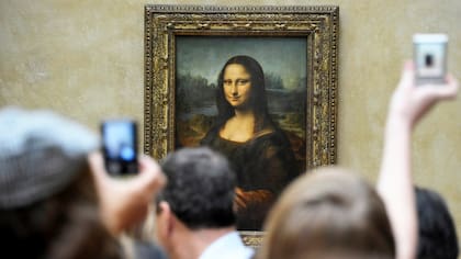 La Mona Lisa está exhibida en el Museo de Lounvre en París