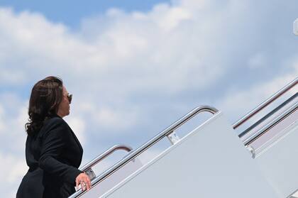“Todos rezamos un poco, pero estamos bien”, dijo Kamala Harris, sobre el incidente a bordo del Air Force Two