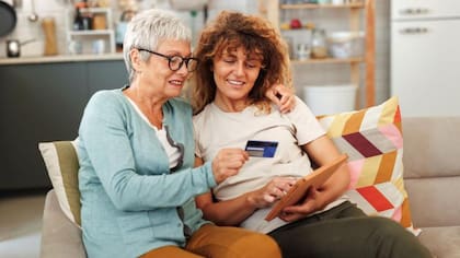 Todos tenemos guiones mentales sobre el dinero, dice el analista estadounidense