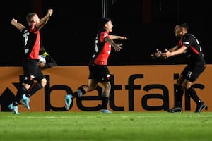 Facundo Farías apareció y Colón volvió a ganar en la Copa Libertadores