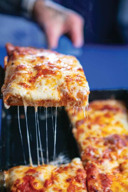 Togni´s tiene una pizza gigante de 50 cm.