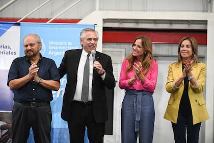 Alejandro y Dulce Granados, con Alberto Fernández y Victoria Tolosa Paz