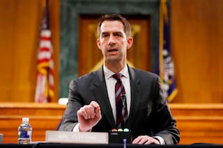 En EE.UU. dejan de venderlo: un senador de Arkansas propone usarlo para armar bombas molotov contra Putin