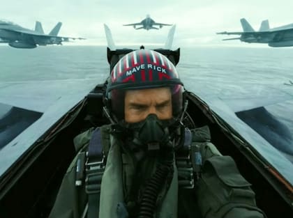 Tom Cruise en una escena de Top Gun: Maverick, que utilizó los portaaviones Roosevelt y Lincoln (Archivo)