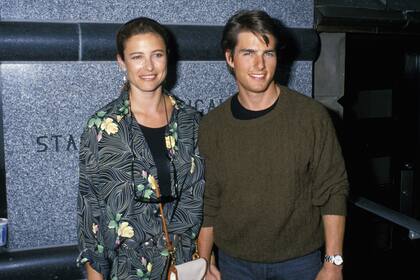Tom Cruise junto a Mimi Rogers, su primera mujer y quien lo introdujo en la Cienciología
