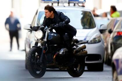 Tom Cruise se ha fisurado costillas y fracturado el tobillo rodando escenas de la saga de "Misión imposible".