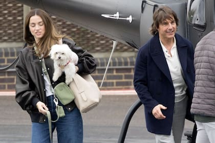 Tom Cruise y Ana de Armas en abril de este año compartieron un vuelo en helicóptero que terminó su recorrido en Londres