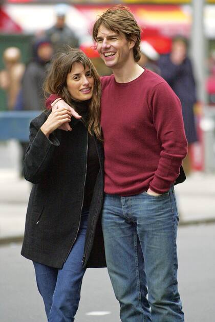 Tom Cruise y Penélope Cruz en el set de Vanilla Sky, en Times Square. El actor insistió en que no empezaron a salir hasta después de que él se divorció de Nicole Kidman, en 2001.