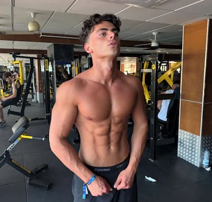 Tom esutvo tomando péptidos