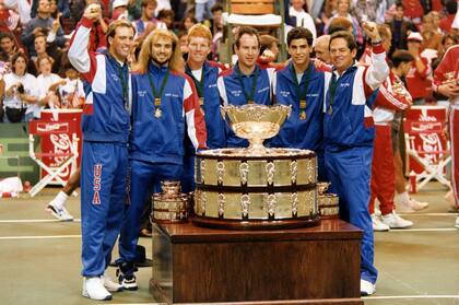 Gorman, a la derecha, fue capitán del EE.UU. campeón de la Davis 1992: Rick Leach, Agassi, Courier, McEnroe y Sampras.