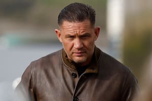 Tom Hardy no continuaría en la serie Tierra de mafia: “Problemas de comportamiento”