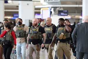 Cuándo se van los agentes del ICE de los aeropuertos de EE.UU.: el “zar de la frontera” puso una condición