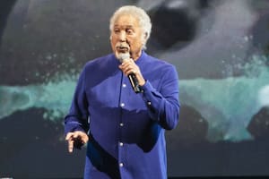 Tom Jones emocionó en su regreso a Buenos Aires, impactó con la potencia de su voz e hizo bailar a todos con “Sex Bomb”