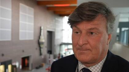 Tom Quinn, director ejecutivo de la organización educativa Frank Field Education Trust, dice que están trabjando con los padres de los niños que han publicado videos ofensivos para que entiendan la gravedad del problema