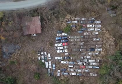 Toma aérea de algunos de los autos abandonados