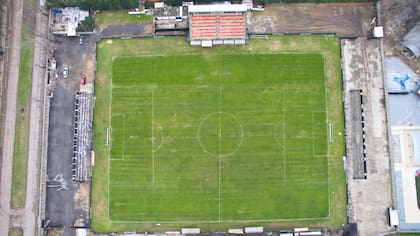 Toma aérea de la cancha de Deportivo Riestra