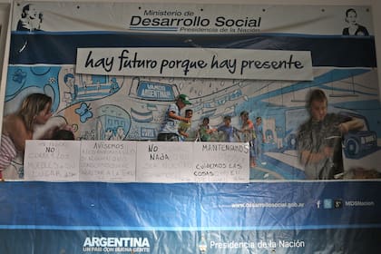 Toman desde hace un mes una sede de Desarrollo Social en Mar del Plata en reclamo de más planes