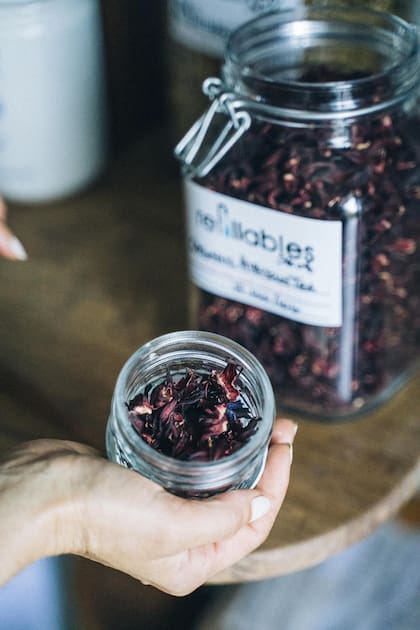 Tomar agua de Jamaica con semillas de chía es muy beneficioso para el organismo