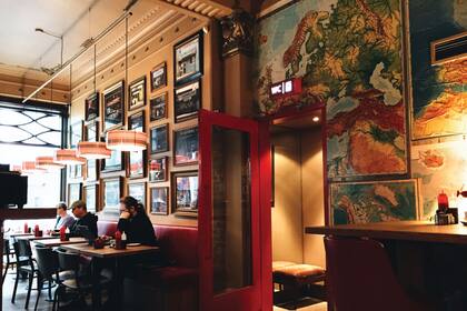 ¿Tomarte un rico café islandés y además lavar tu ropa sucia? en The Laundromat se puede.