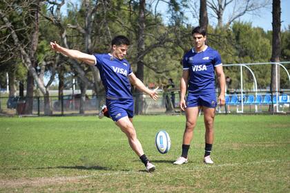 Tomás Albornoz seguirá como apertura titular