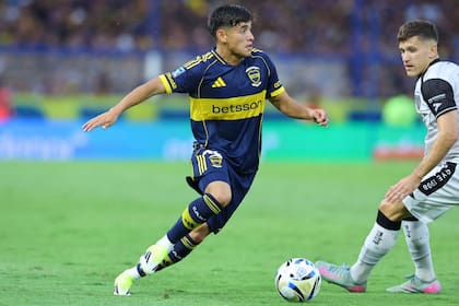 Tomás Aranda vuelve a ser titular en Boca en el duelo ante Barcelona