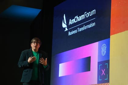 Tomás Balmaceda, doctor en filosofía y especialista en IA. Crédito: AmCham.