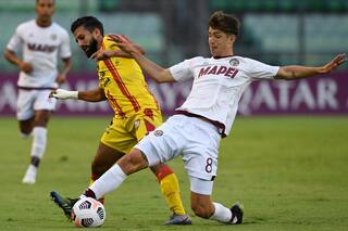 Zubeldía hará un sólo cambio en uno de los líderes, Lanús, para jugar ante Sarmiento