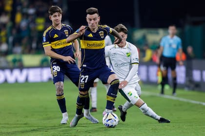 Tomás Belmonte y Malcom Braida son dos de los habitualmente suplentes que jugaron desde el inicio en Boca contra Defensa y Justicia; el defensor estuvo al borde de conceder un penal.