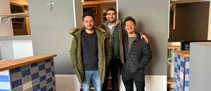 Le dejaron un mensaje en una servilleta y así llegó un soñado negocio: vende hamburguesas en el Real Madrid