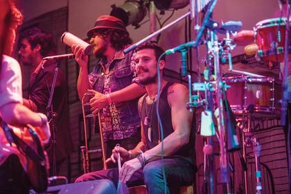 Tomás es el percusionista de la banda, fundada en 2010