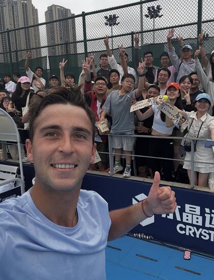 Tomás Etcheverry avanzó a los cuartos de final del ATP 250 de Hangzhou